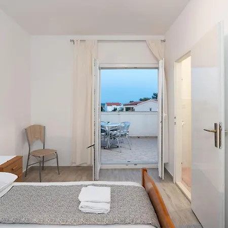 Apartman Slava Nin